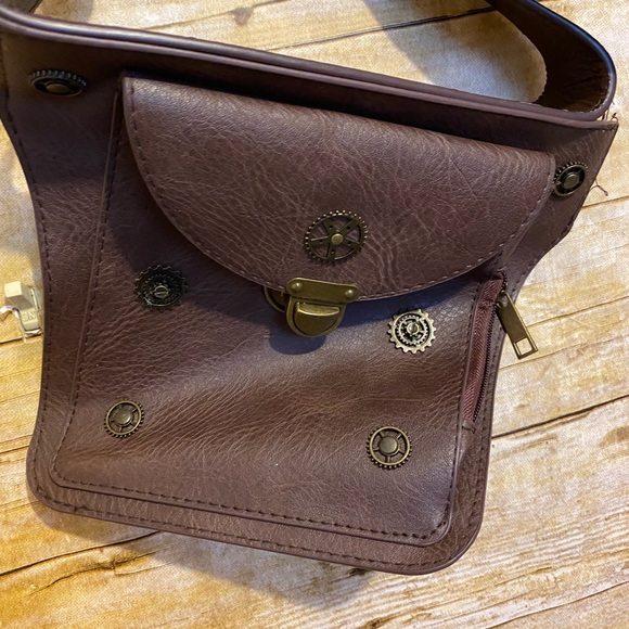 Steampunk Gear Studded Utility Belt - Picture 3 of 3